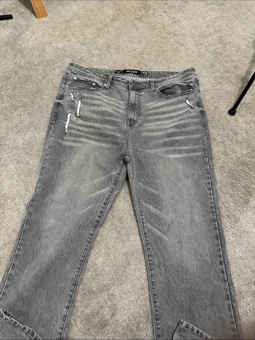Men's Relaxed Gray Distressed Jeans - Casual Everyday Fit